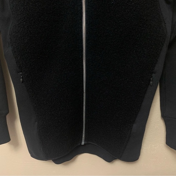 Lululemon Stand Out Sherpa Jacket in Black Size 2 W4AKOS - Picture 7 of 16